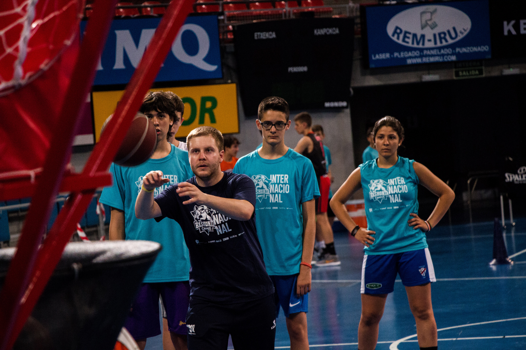 Las jornadas de tecnificación de la escuela de baloncesto tendrán ejercicios específicos de tiro