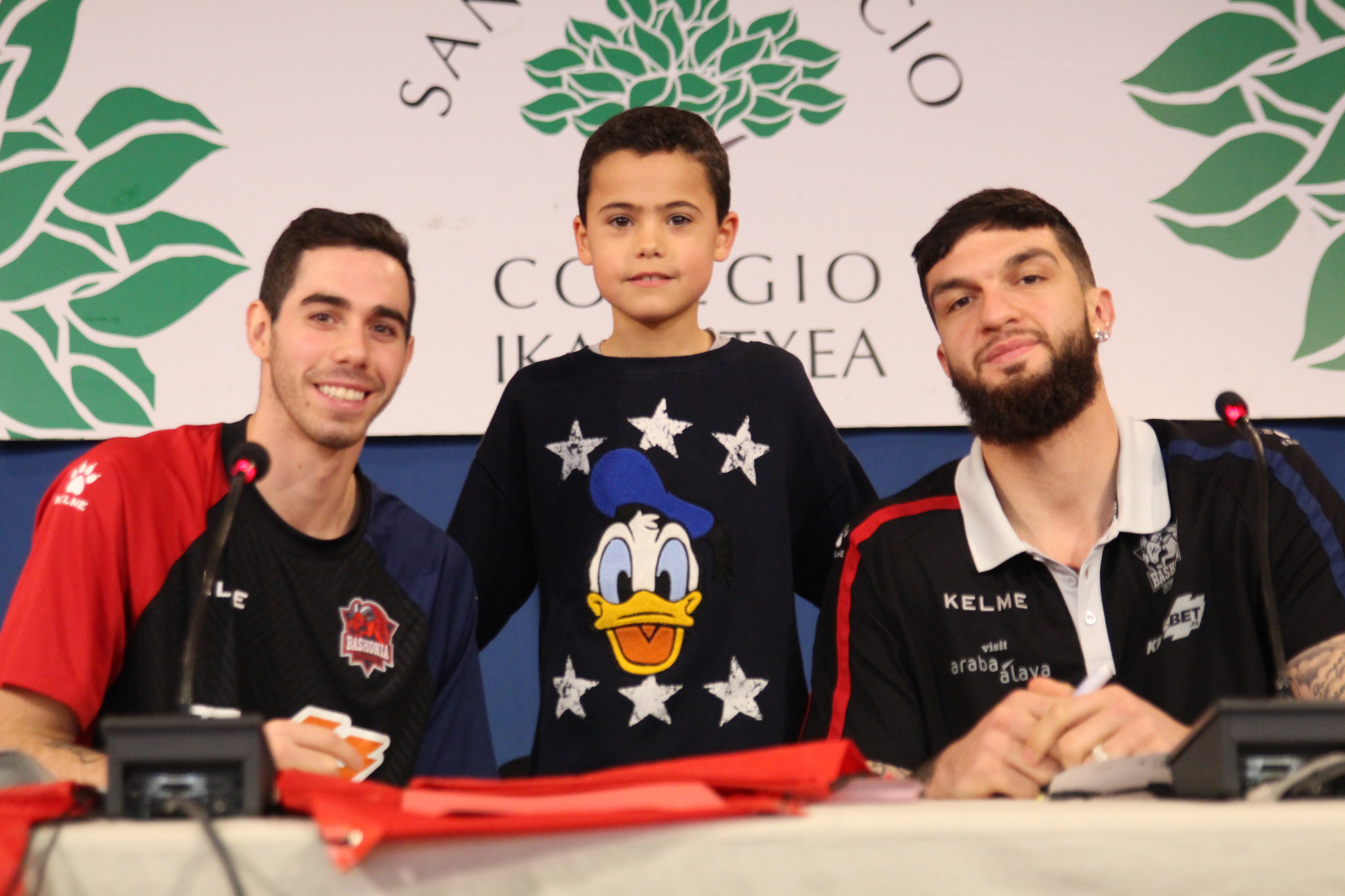 San Prudencio recibe la visita de Luca Vildoza y Vince Poirier