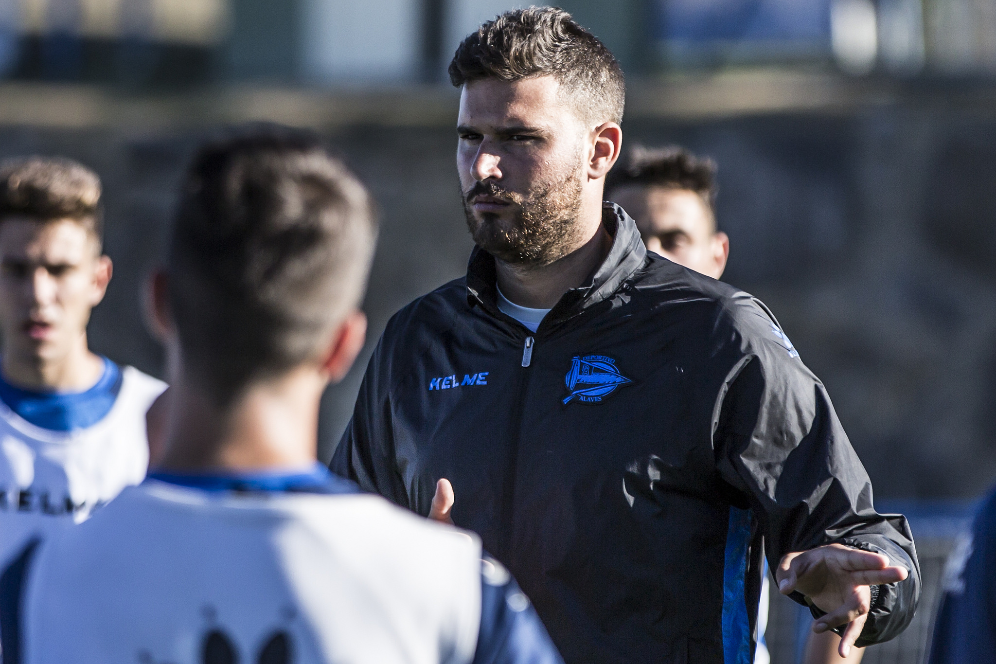 Entrevistamos a Bittor Llopis, entrenador del Juvenil División de Honor del Deportivo Alavés