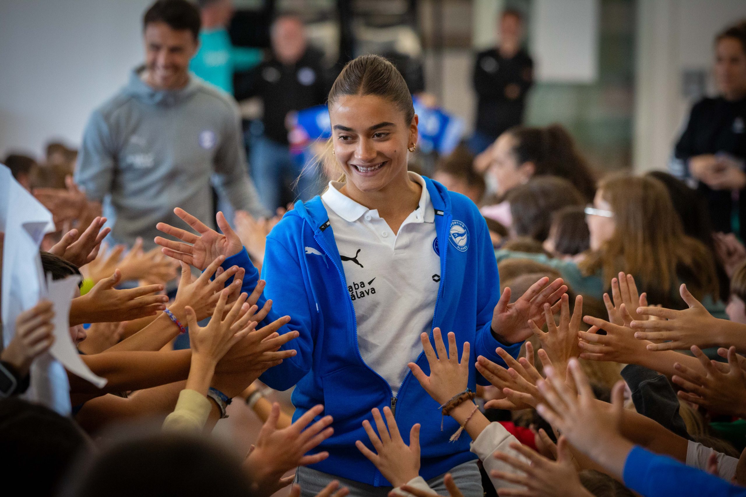Más de 2.000 alumnos y alumnas alaveses recibirán la visita del Deportivo Alavés este curso