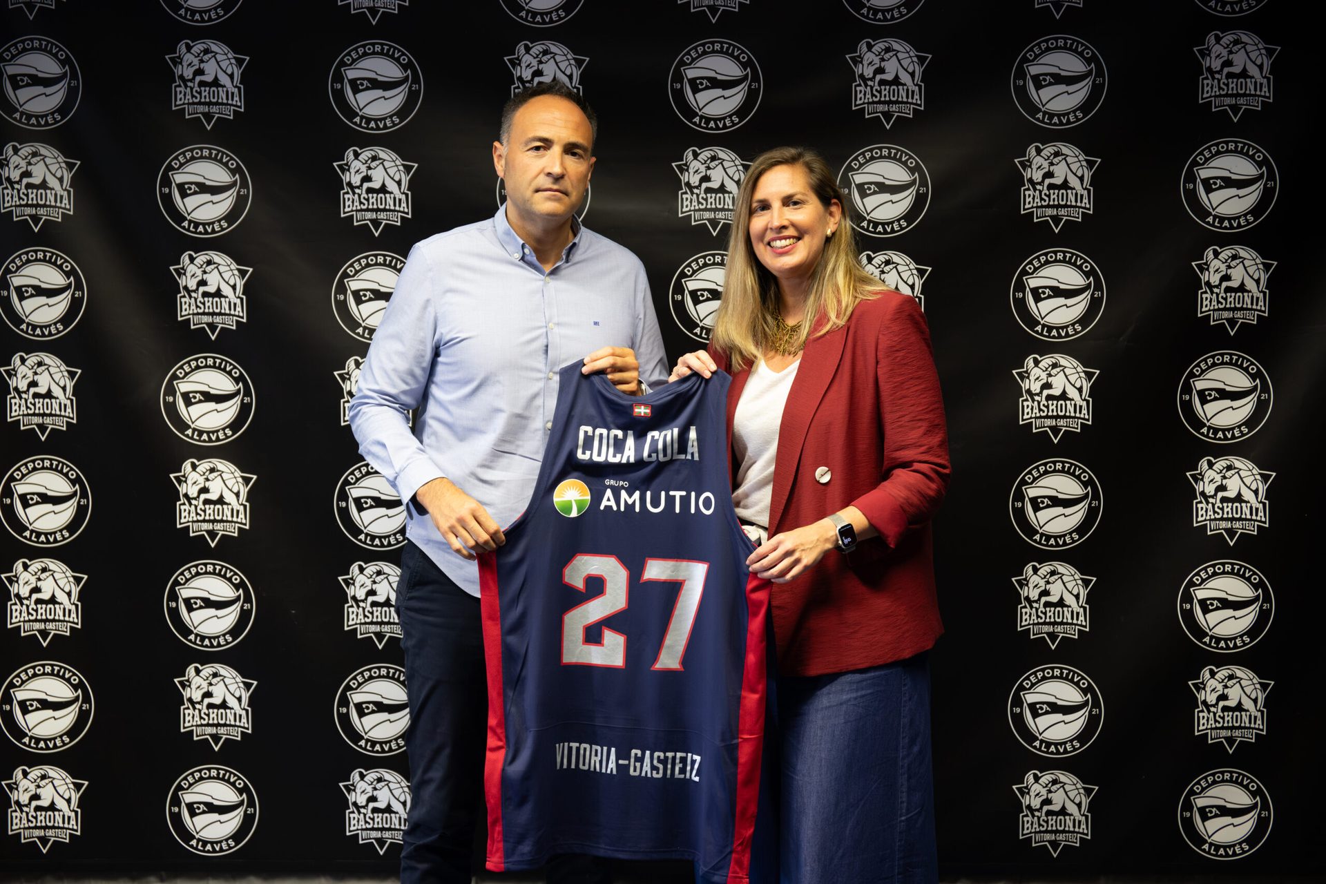 Coca-Cola renueva su compromiso con Saski Baskonia, Deportivo Alavés y la Fundación Baskonia Alavés hasta 2027