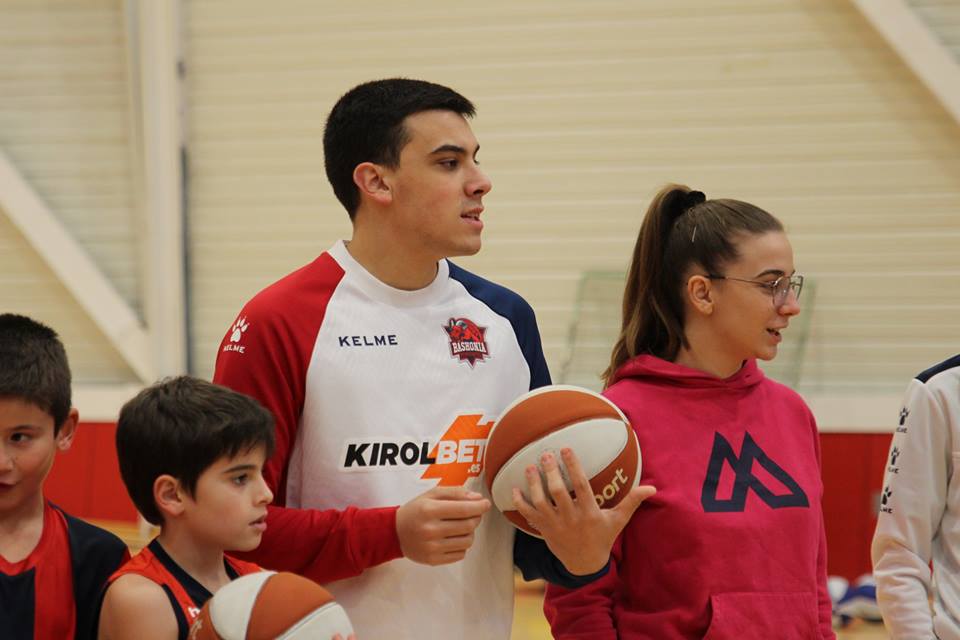 Xabi Aspe, las nuevas jornadas de perfeccionamiento de la Escuela de Baloncesto