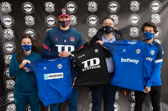 Deportivo Alavés, TD Systems Baskonia y las Gloriosas, contra la homofobia en el deporte
