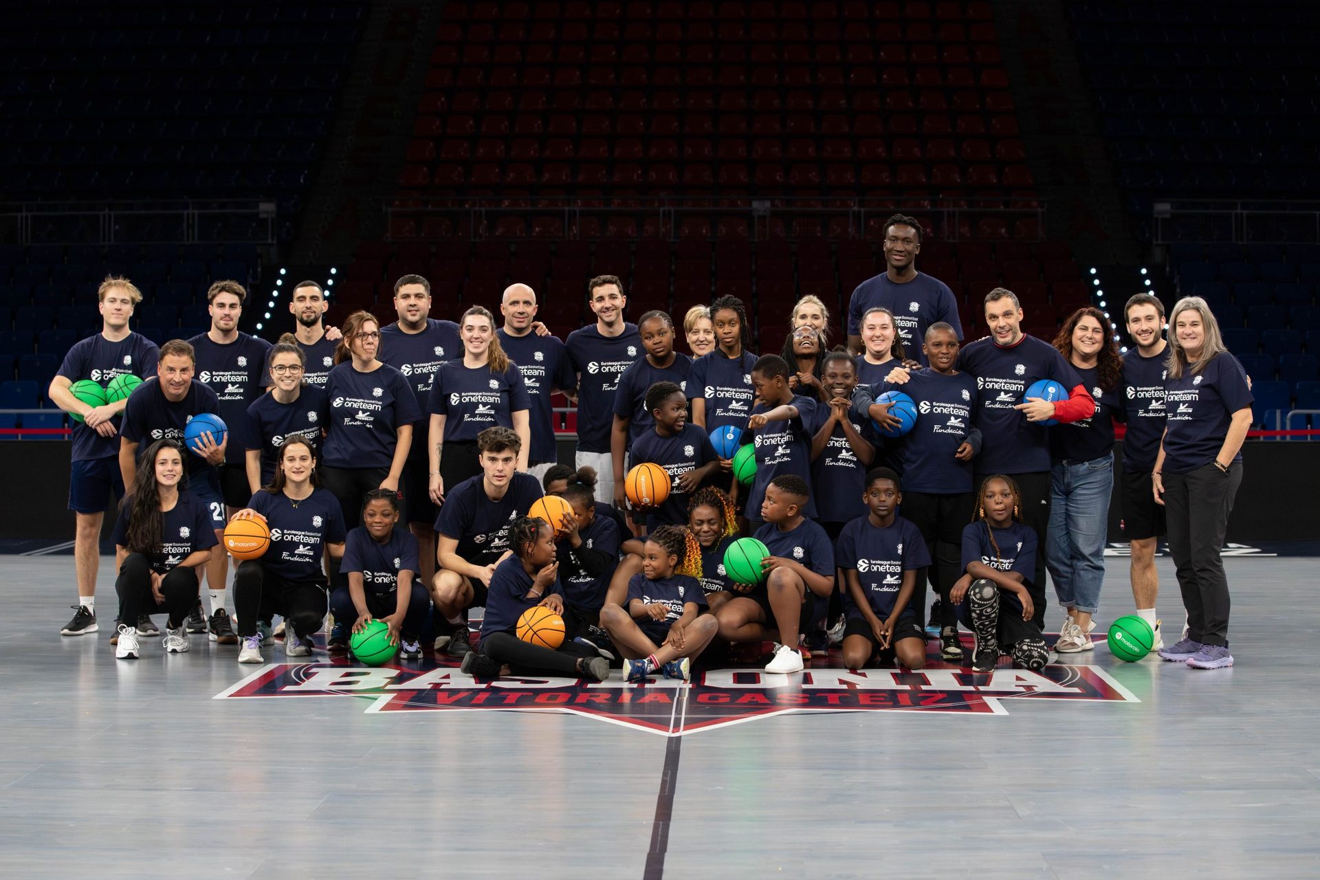 Empleados de Baskonia Alavés Group participan en la primera sesión One Team de la temporada