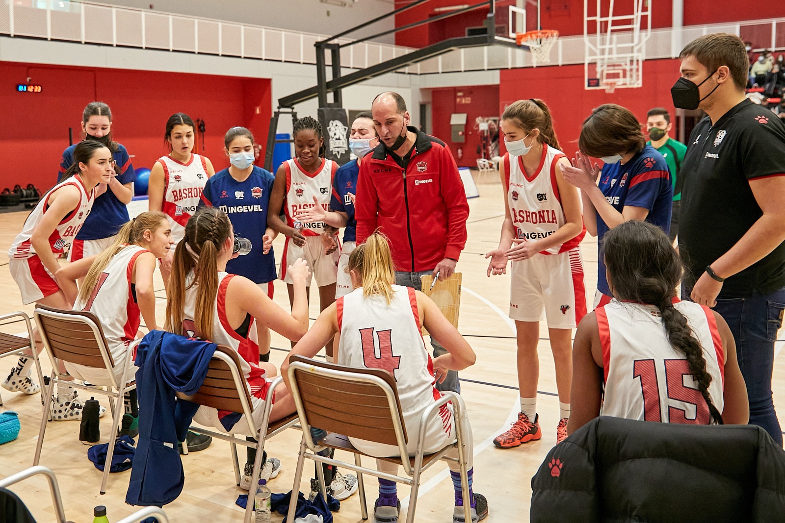 Las Juniors disputan el Campeonato de Álava