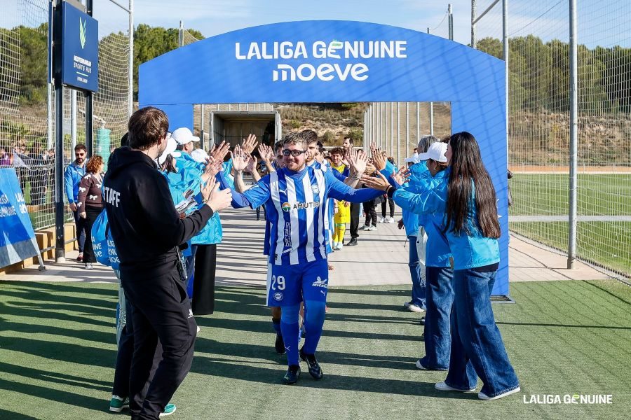 El Deportivo Alavés Genuine regresa a la competición en Mareo