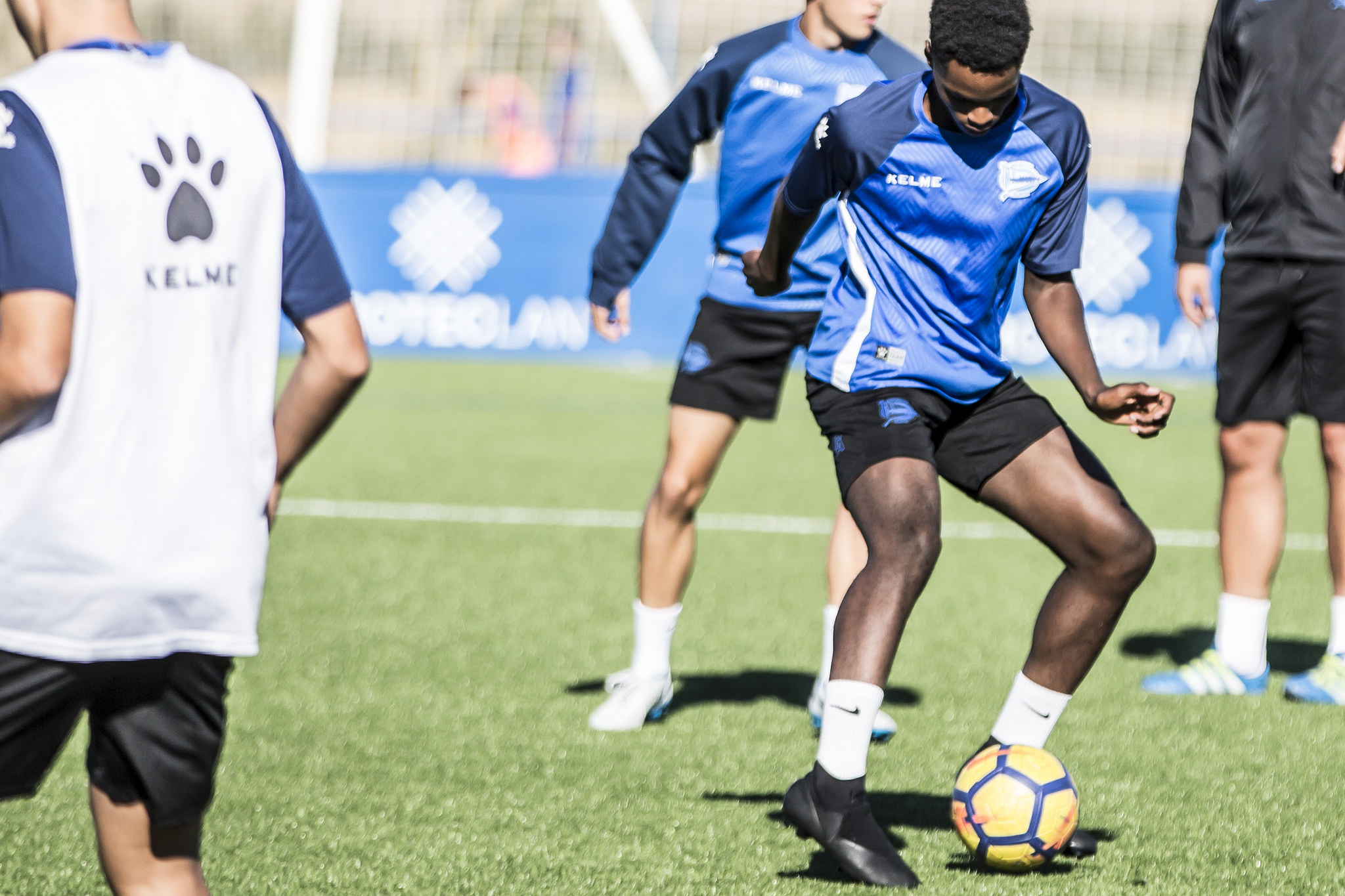 Más equipos se suman a la competición